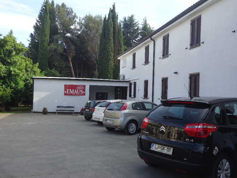 Novigrad Istria Hotel Emaus מראה חיצוני תמונה